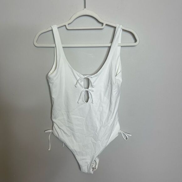 L*SPACE One piece bathing suit swimsuit  WhiteNWT size 8 - Picture 8 of 8